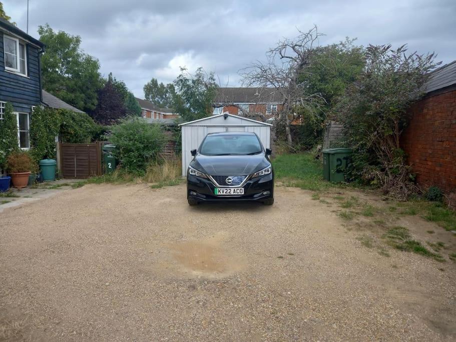 Lovely 2 Bed Home In Bletchley Milton Keynes Exterior photo